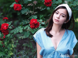 Lihat Sandra Olga Kok Nggak Ngebosenin Sih?