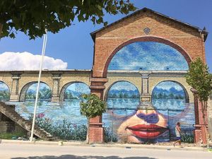 Deretan Bangunan Usang Ini Disulap Jadi Apik, Bagaimana Caranya?