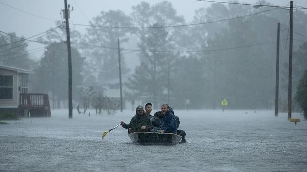 Banjir Akibat Badai Florence di AS, 900 Orang Diselamatkan