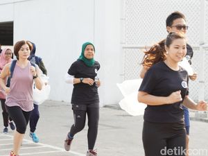 Saat Para Pelari Punguti Sampah di Tangsel