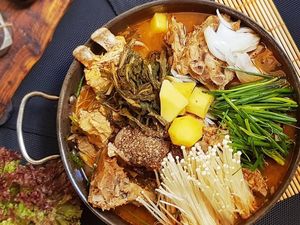 Kalau Traveling ke Korea Selatan Jangan Lupa Cicip 10 Makanan Populer Ini