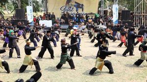 Puluhan Pendekar Pamer Jurus di Festival Silat Kaserangan