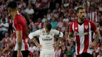 Sergio Ramos sempat memiliki peluang untuk menyamakan skor. Namun, sontekan dari jarak dekat Ramos bisa dihalau kiper Bilbao. (Foto: Vincent West/Reuters)