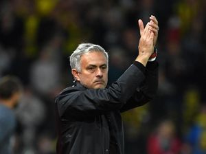 Mourinho Senang, Mourinho Tebar Pujian ke Pemain hingga Wasit