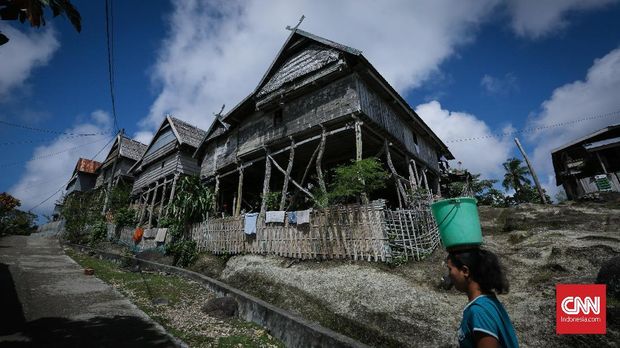 PERKAMPUNGAN TUA BITOMBANG Perkampungan tua Bitombang, desa tertua yang berada di Kepulauan Selayar, Sulawesi Selatan. Kayu untuk menopang rumah ini memiliki tinggi mencapai 15 meter. CNNIndonesia/Safir Makki