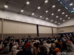 Hore! Ada Merchandise Official SEVENTEEN Dijual di Venue Konser