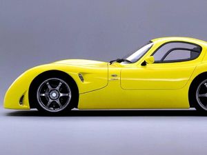 Begini Jadinya Mobil Berjantung Suzuki Hayabusa