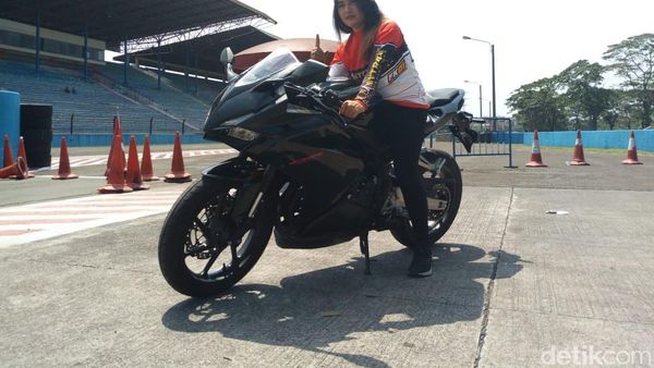 Kenalan dengan Pebalap Cewek Satu-satunya di CBR Race Day