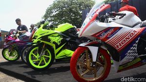 Adu Ganteng Honda CBR