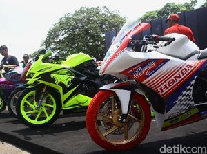 Adu Ganteng Honda CBR