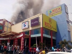 Kebakaran Terjadi di Rita Supermall Tegal