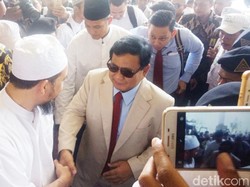 Beda Gaya Prabowo Hadiri Ijtima Ulama II