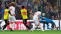 Tampil lebih baik di babak kedua, Watford mampu memperkecil ketertinggalan lewat gol Andre Gray di menit ke-65. Foto: Andrew Couldridge/Action Images via Reuters