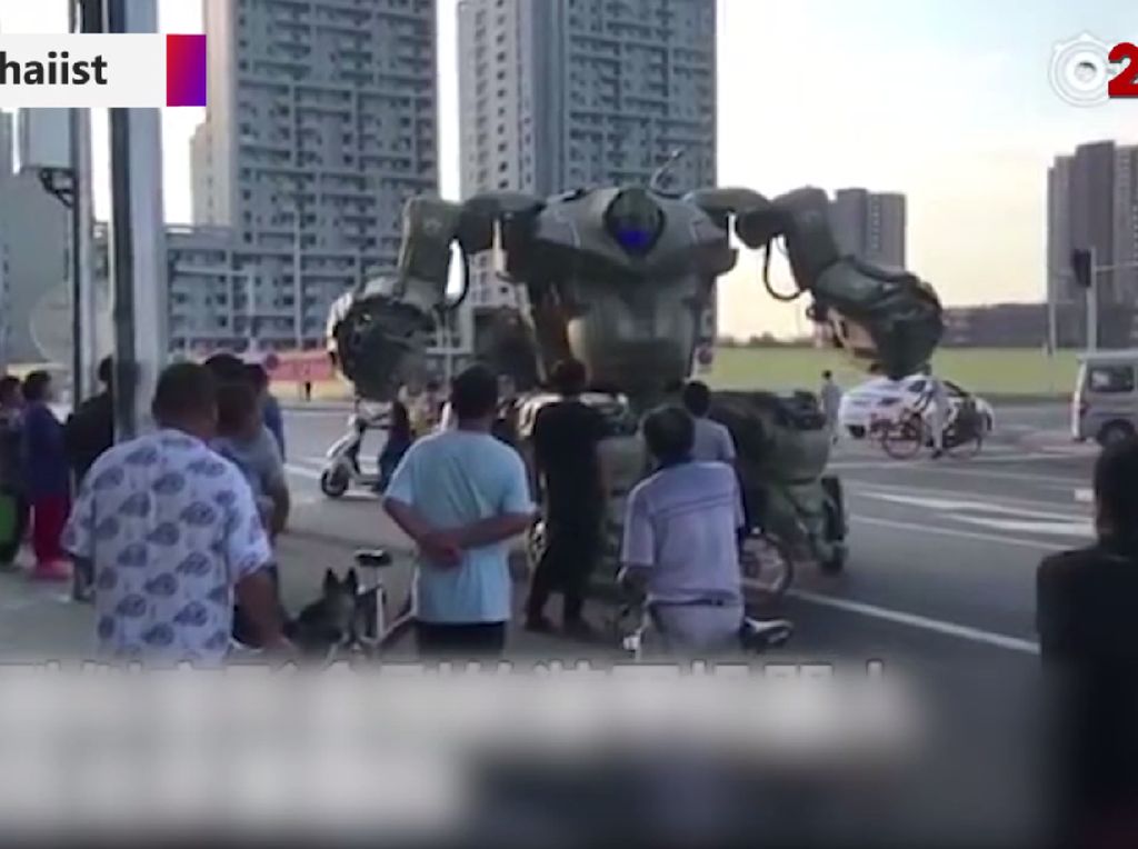 Ada Transformers Berkeliaran di Jalanan Beijing