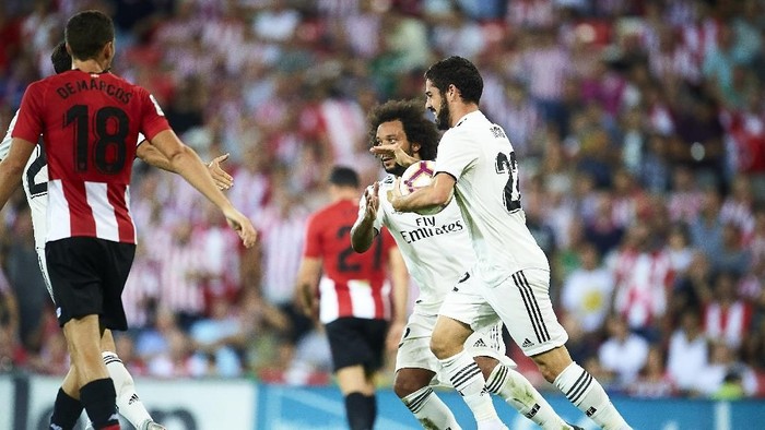 BILBAO, SPAIN - SEPTEMBER 15:  Isco Alarcon  of Real Madrid celebrates after scoring goal during the La Liga match between Athletic Club Bilbao and Real Madrid at San Mames Stadium on September 15, 2018 in Bilbao, Spain.  (Photo by Juan Manuel Serrano Arce/Getty Images)
