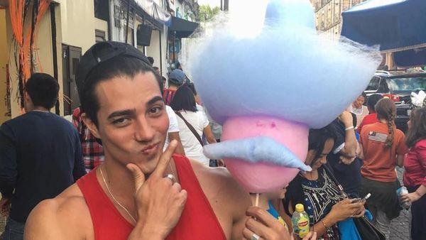 Tampan dan Berbadan Kekar, Begini Gaya Makan Rotrigo Romeh