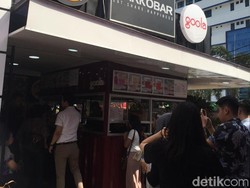 Jual Minuman Tradisional, Gibran Sasar Milenial