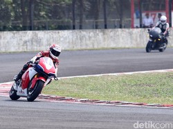 Tunggangi Motor Marquez Versi Jalan Raya, Ini Kata Pebalap