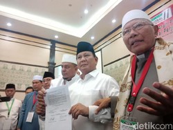 Prabowo Tandatangani Pakta Integritas Ijtimak Ulama II