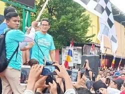 Buka Jalan Sehat, Sandi Singgung Banjir di Medan