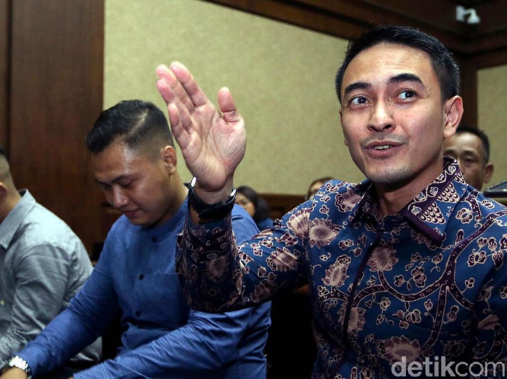 Zumi Zola Dibelikan Mobil oleh Kontraktor, Pilih Alphard Rp 1,5 M Zumi Zola Dibelikan Mobil oleh Kontraktor, Pilih Alphard Rp 1,5 M