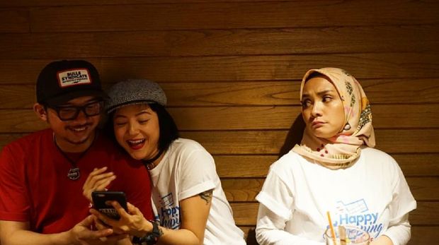Curhat Jadi Kegiatan Wajib Poppy Sovia Saat Hamil