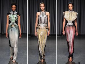 Unik, Inspirasi Botol Parfum di Koleksi Busana Desainer Favorit Ibu Negara