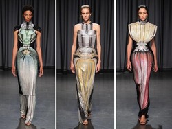 Unik, Inspirasi Botol Parfum di Koleksi Busana Desainer Favorit Ibu Negara