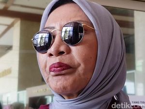 Rizal Ramli soal Ratna: Kalau Hasil Oplas Gitu, Bangkrut Tuh RS Rizal Ramli soal Ratna: Kalau Hasil Oplas Gitu, Bangkrut Tuh RS