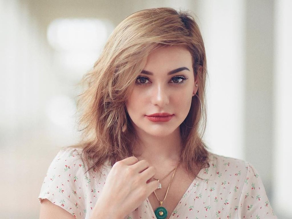 Nora Alexandra Makin Tertantang Jalani Asmara dengan Jerinx Nora Alexandra Makin Tertantang Jalani Asmara dengan Jerinx