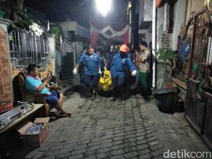 Pasutri di Sidoarjo Ini Tewas Terpanggang Saat Rumahnya Terbakar Pasutri di Sidoarjo Ini Tewas Terpanggang Saat Rumahnya Terbakar