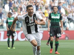 Ronaldo mencetak gol pada menit ke-50. Gol berawal dari tembakan akrobatik Leonardo Bonucci yang sempat dihalau Ferrari sebelum menghantam tiang. Ronaldo berdiri persis di mulut gawang dan menyambar bola tanpa kesulitan. (Foto: Emilio Andreoli/Getty Images)