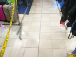 Lompat dari Lantai 3 ITC Cempaka Mas, Seorang Pria Terluka