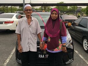 Mobil Tua Ayahnya Rusak, 9 Anak Patungan Belikan Mobil Baru