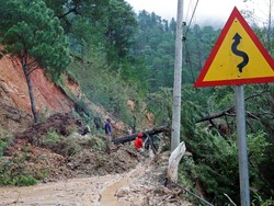 Video: Suasana Hong Kong Diamuk Badai Mangkhut