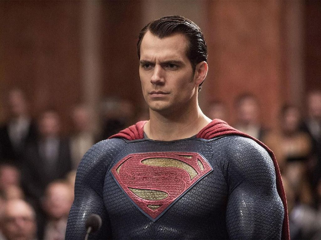 Belum Resmi Pensiun, Henry Cavill Kembali Jadi Superman