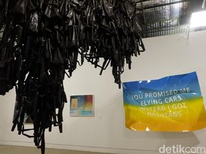 Sihir Sunaryo Menyerap pada Karya 20 Seniman