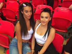 Lucia Loi (kanan) adalah kekasih striker Manchester United Marcus Rashford. Sayang, kekasihnnya mungkin absen lawan Liverpool karena cedera punggung. (Instagram @lucialoi)