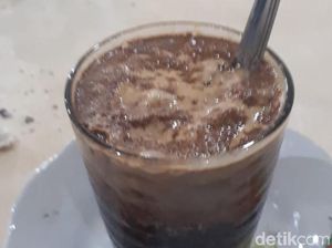 Slurpp! Gurih Creamy Racikan Teh Talua Khas Sumatera Barat Slurpp! Gurih Creamy Racikan Teh Talua Khas Sumatera Barat