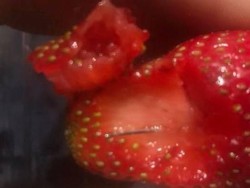 Krisis Jarum Stroberi Meluas di Australia, Ada Balas Dendam ke Industri