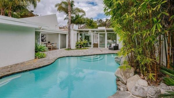 Foto: Intip Rumah Taylor Swift yang Dijual Seharga Rp 43,9 Miliar
