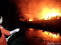 5 Kapal Terbakar Diduga Akibat Pengerjaan Las