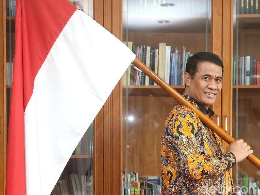 Tonton Blak-blakan Amran: Perang Lawan Mafia Impor Sekarang Tonton Blak-blakan Amran: Perang Lawan Mafia Impor Sekarang