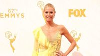 10 Selebriti Ini Pernah Pakai Gaun Norak ke Emmy Awards