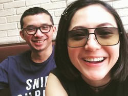 So Sweet! Suami Siap Jadi Samsak Saat Poppy Sovia Hamil