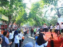 Atletnya Raih Medali Asian Games, Warga Gresik Goyang Dayung