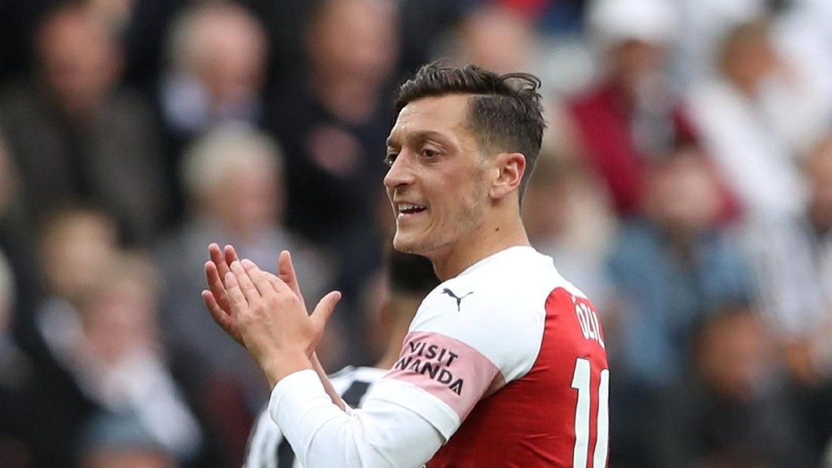 Mesut Oezil masih penting untuk Arsenal (Scott Heppell/Reuters)