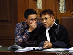 Waket DPRD Jambi Chumaidi Bantah Terima Duit Ketuk Palu Zumi Zola