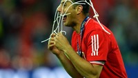 Di tahun 2007 Claudio Pizzaro gabung Chelsea yang masih dilatih Mourinho. Dia kemudian dilatih Guardiola di Bayern Munich pada 2012 sampai 2015. (Shaun Botterill/Getty Images)