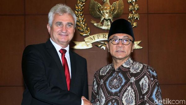Zulkifli Hasan Terima Presiden Senat Ceko